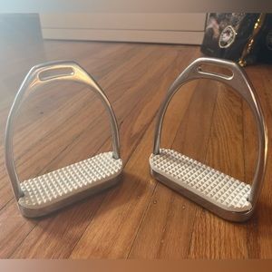 Pair of used English stirrups